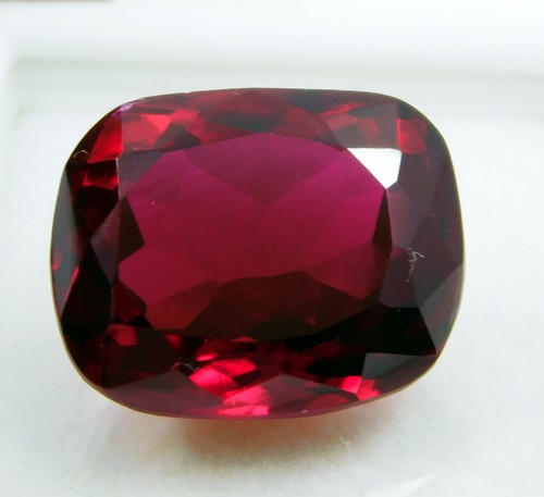 Pietra preziosa sfusa rubino