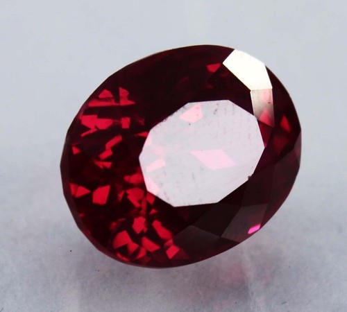 Rubino naturale rosso sangue